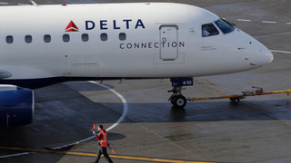 Delta, Diet Coke Apologize for Encouraging Passengers to Hit on Each Other
